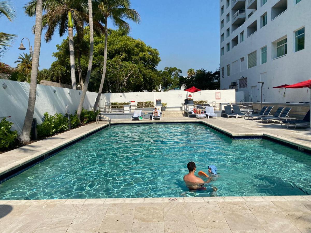 Gallery One - A Doubletree Suites By Hilton Hotel Fort Lauderdale Exterior foto